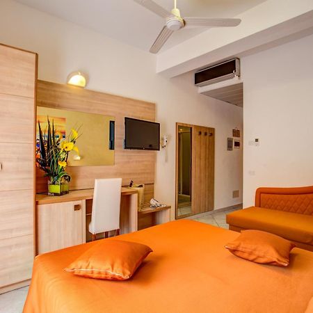 Hotel Majorca Milano Marittima Ngoại thất bức ảnh